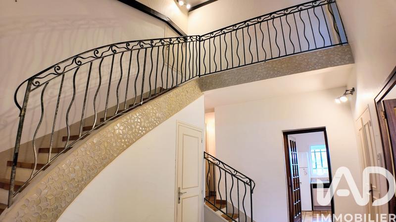 Maison - 180 m² - 8 pièces