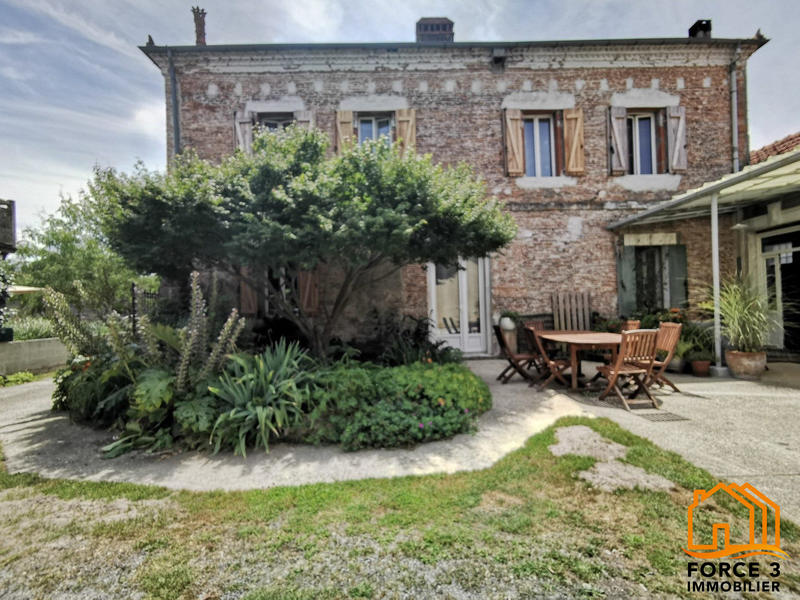 Maison - 250 m² - 11 pièces