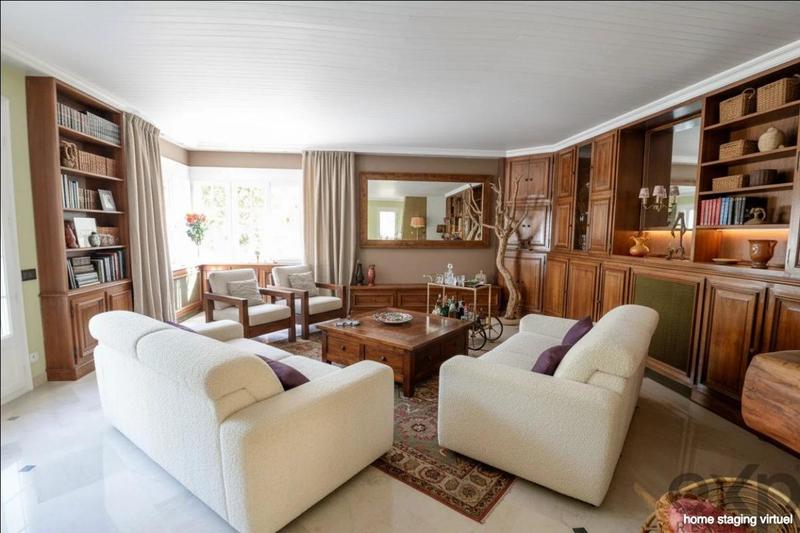 Propriété - 318 m² - 10 pièces