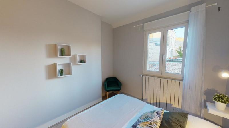 Chambre - 13 m² - 6 pièces