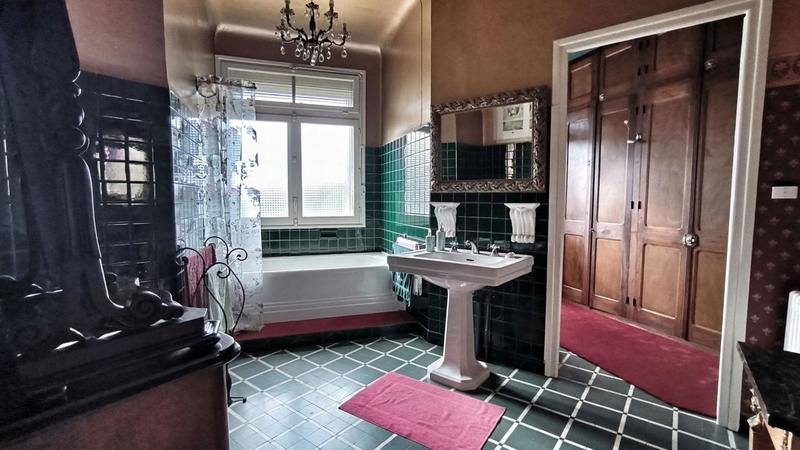 Maison de maîtres - 180 m² - 8 pièces