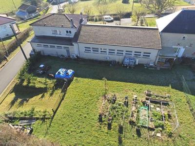 Demeure - 205 m² - 6 pièces