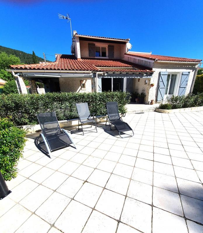 Maison traditionnelle - 130 m² - 5 pièces