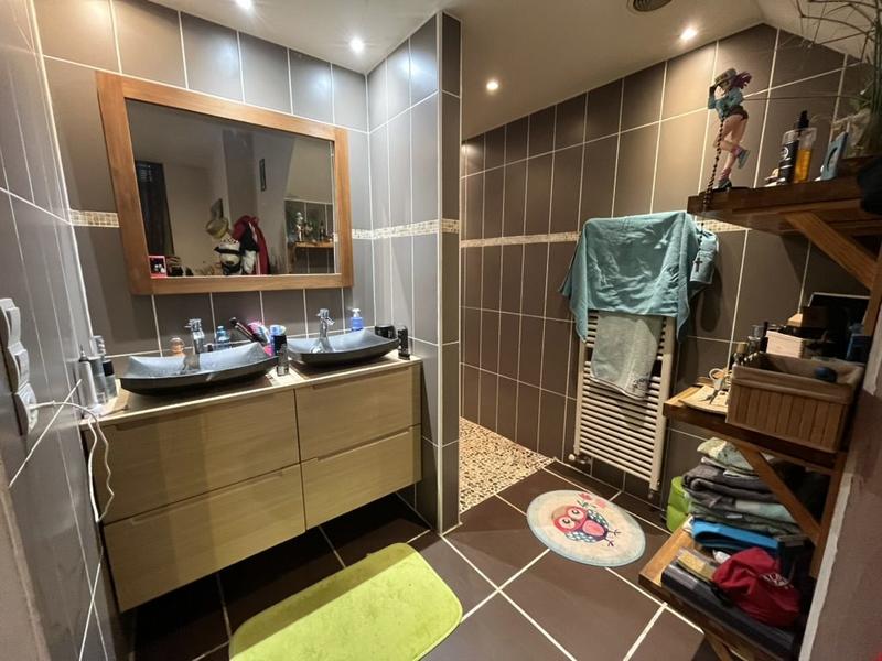 Appartement - 99 m² - 4 pièces