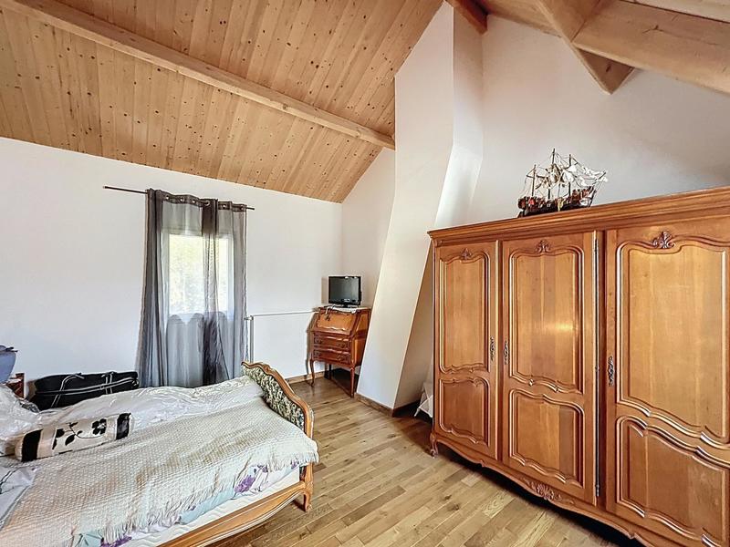 Maison - 214 m² - 8 pièces