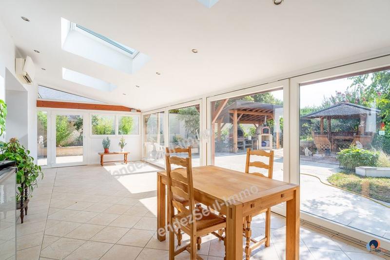 Maison traditionnelle - 246 m² - 4 pièces