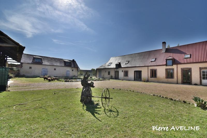 Maison - 410 m² - 11 pièces