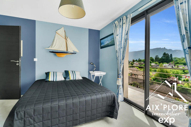 Maison - 270 m² - 10 pièces