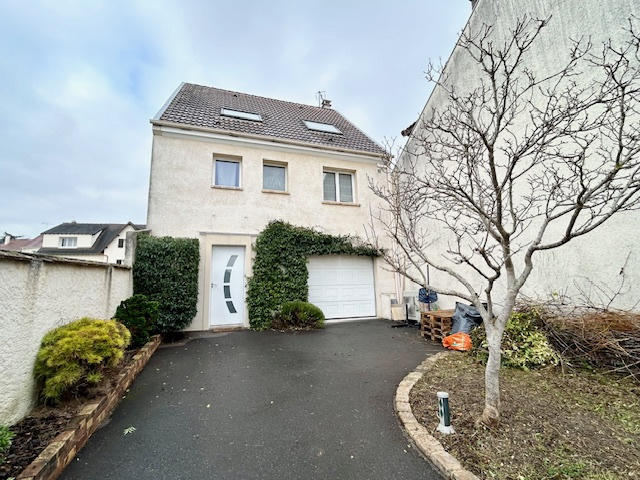 Maison - 115 m² - 6 pièces