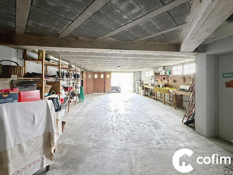 Villa - 250 m² - 8 pièces