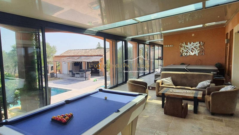 Villa - 220 m² - 8 pièces