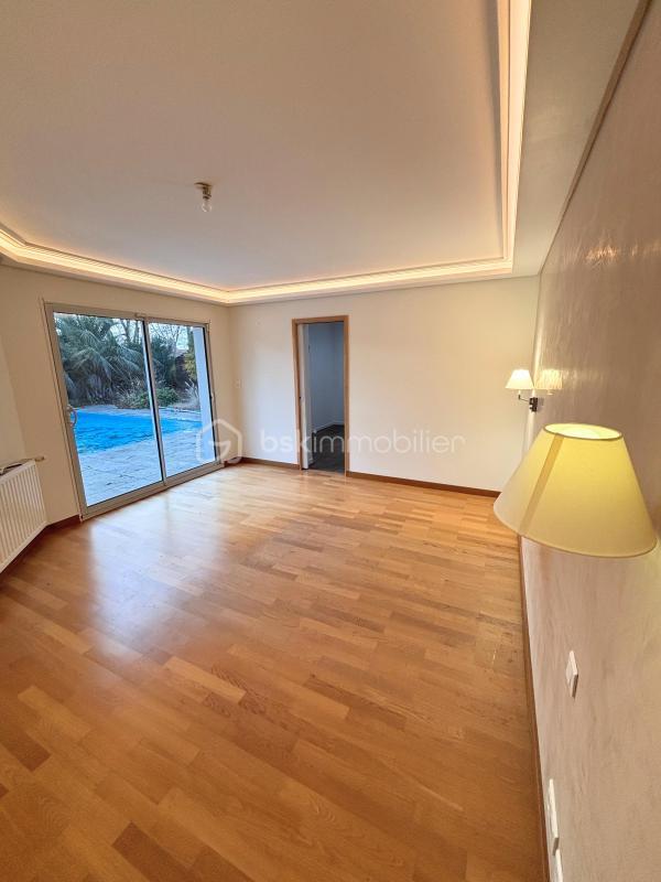 Maison - 186 m² - 7 pièces