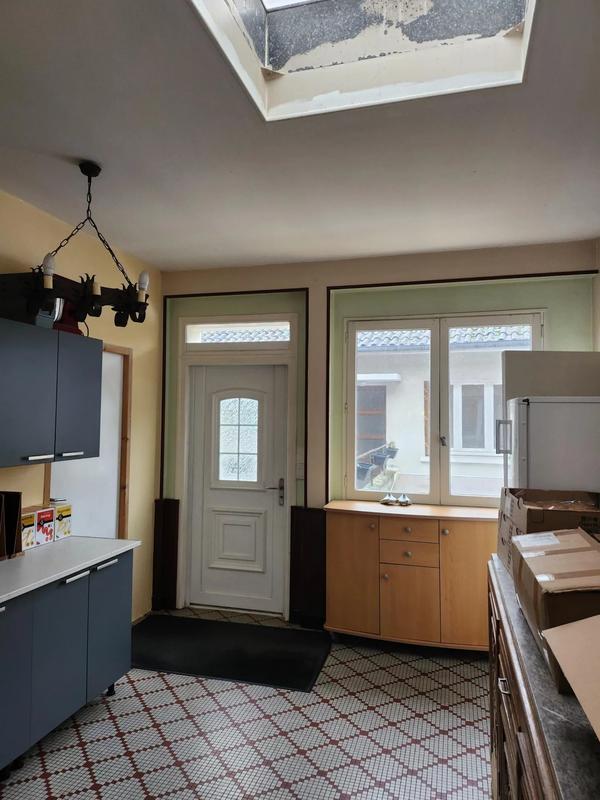 Maison - 584 m² - 32 pièces