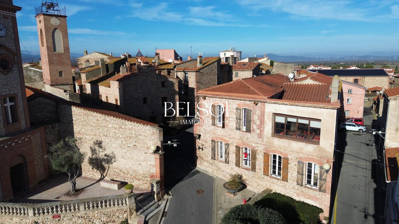 Maison - 458 m² - 7 pièces