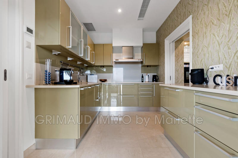 Villa - 250 m² - 7 pièces