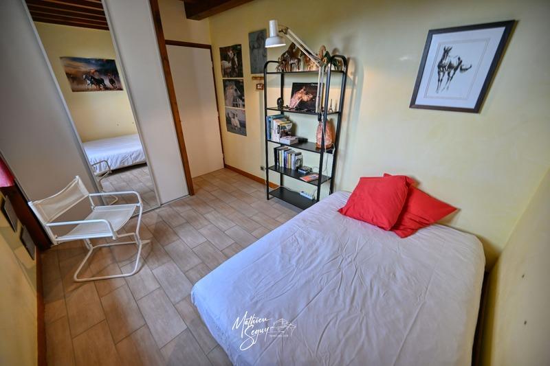 Maison - 250 m² - 10 pièces