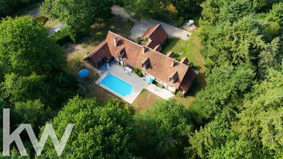 Maison - 295 m² - 8 pièces