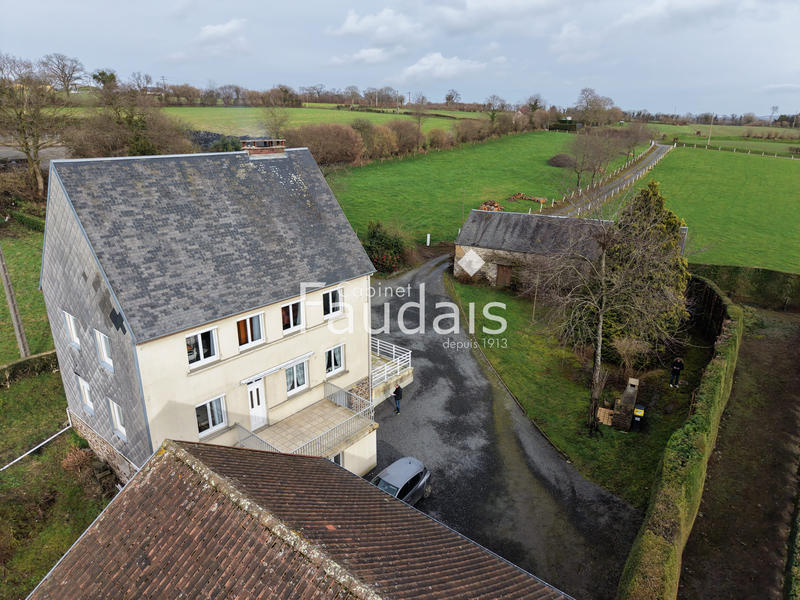 Maison - 140 m² - 7 pièces