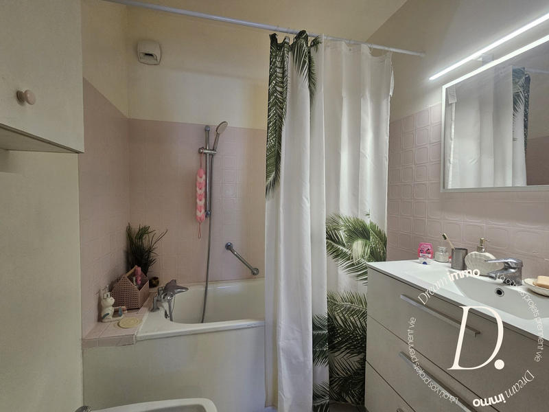 Appartement - 64 m² - 2 pièces