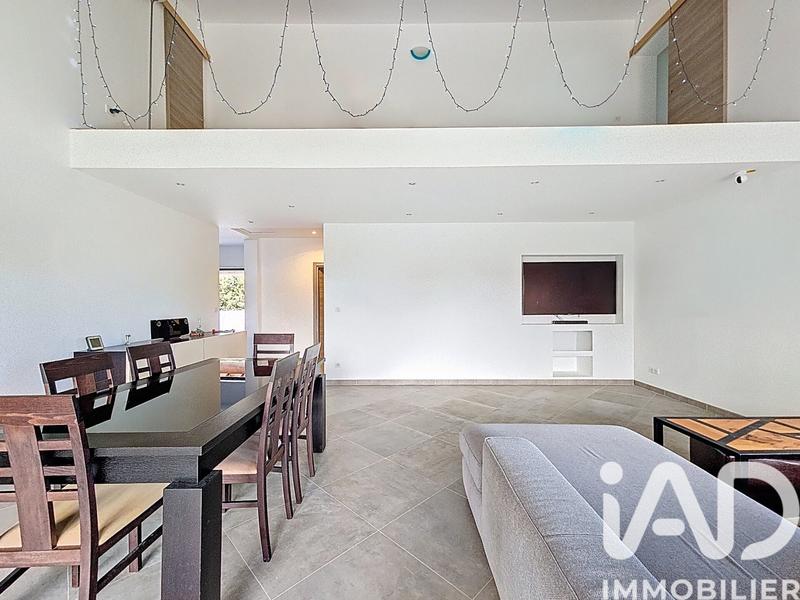 Maison - 199 m² - 6 pièces