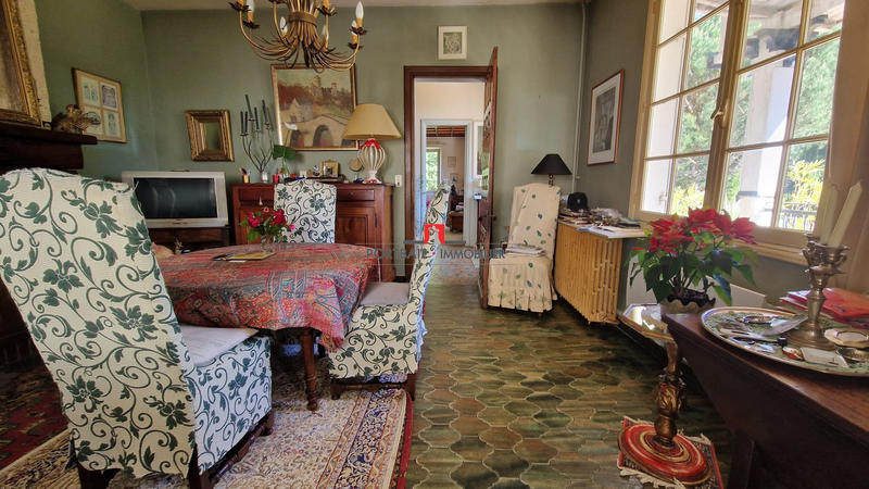 Maison - 354 m² - 10 pièces