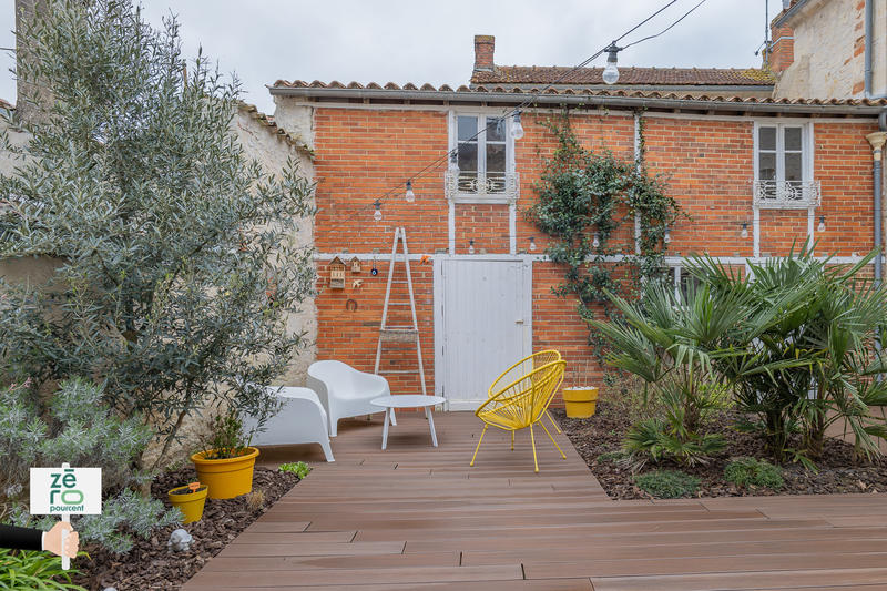 Maison - 205 m² - 9 pièces