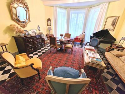 Maison - 238 m² - 7 pièces