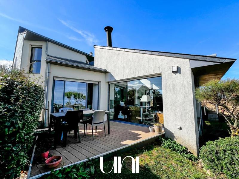 Maison - 237 m² - 7 pièces