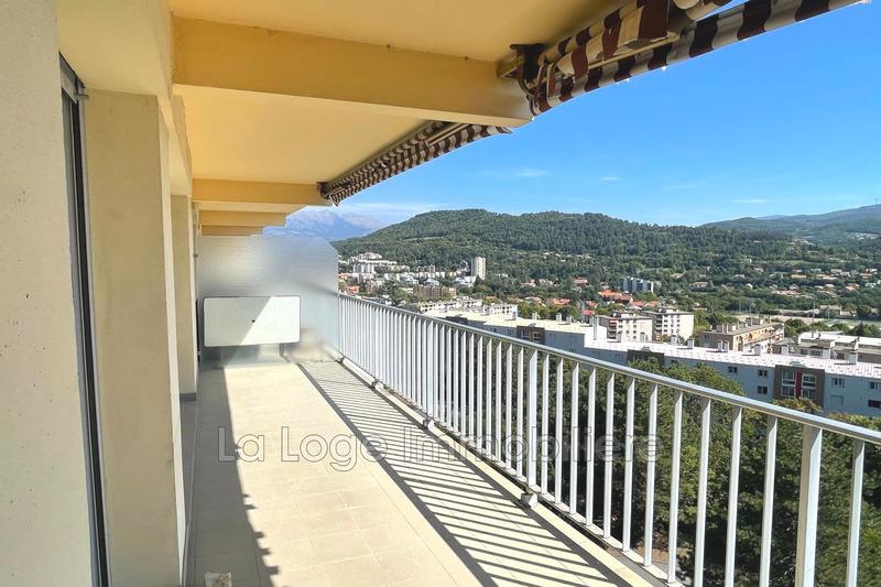 Appartement - 92 m² - 4 pièces