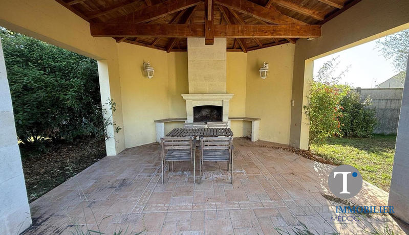 Maison - 237 m² - 8 pièces