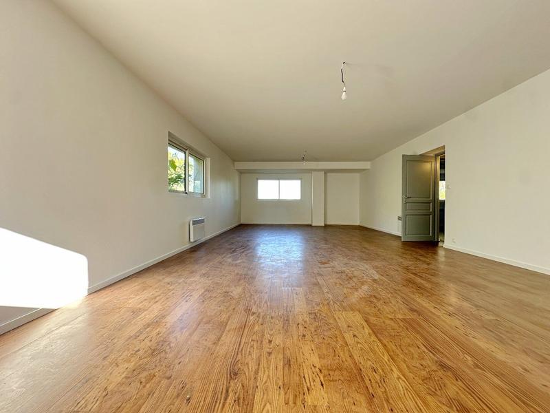 Maison - 195 m² - 7 pièces