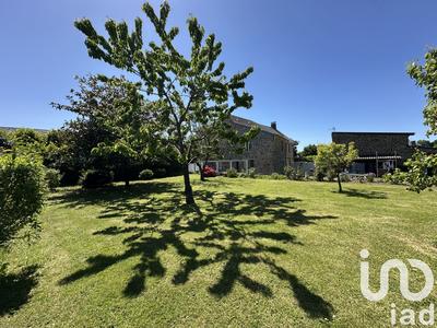 Maison - 203 m² - 5 pièces