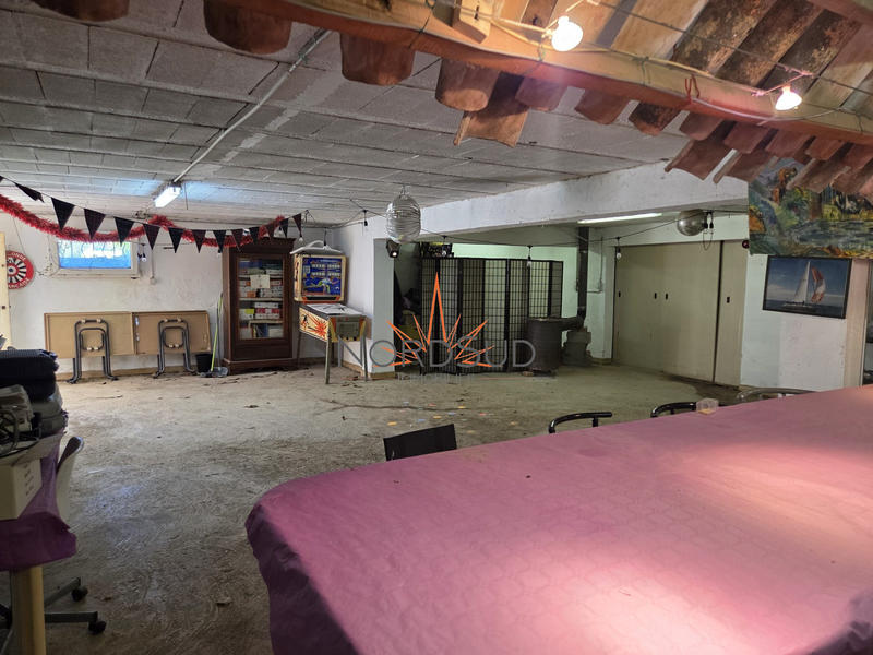 Maison - 246 m² - 6 pièces