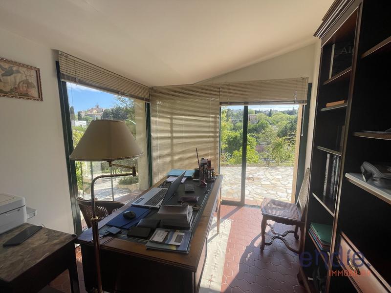 Maison - 190 m² - 6 pièces