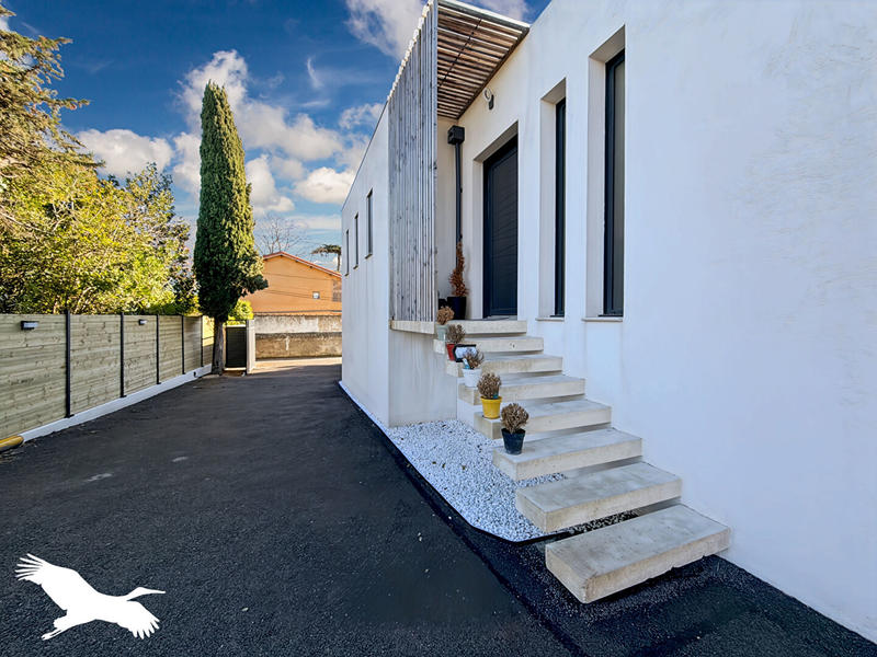 Maison - 350 m² - 12 pièces