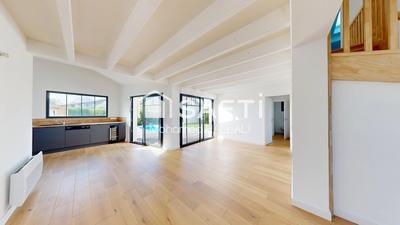 Maison - 116 m² - 4 pièces