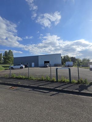 Entrepôt - 1 240 m²