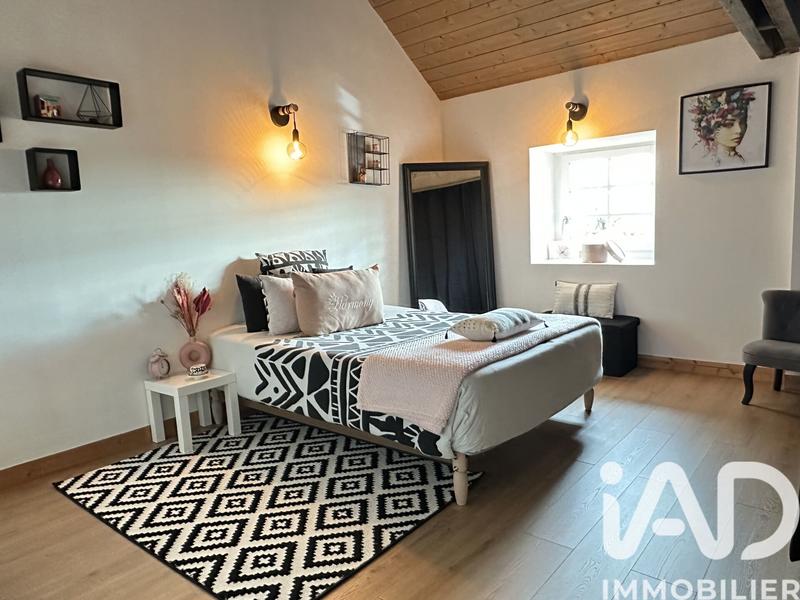 Maison - 256 m² - 10 pièces