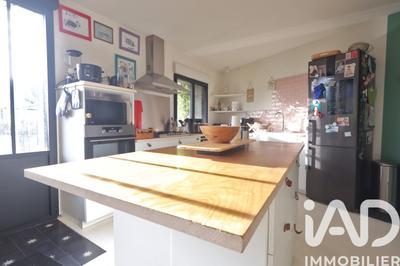 Maison - 220 m² - 6 pièces