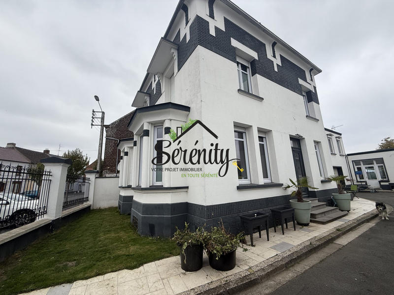 Maison - 195 m² - 8 pièces