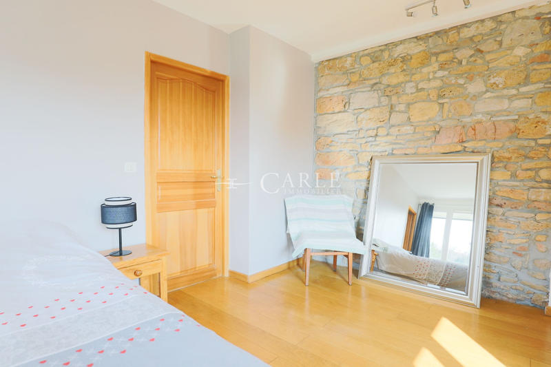 Maison - 208 m² - 7 pièces