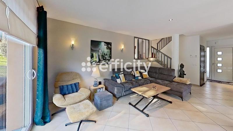 Maison - 145 m² - 5 pièces