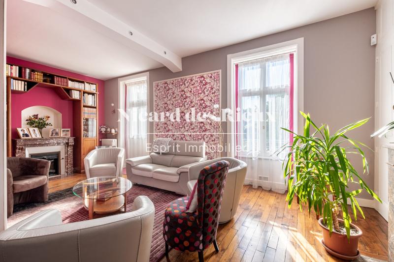 Maison - 180 m² - 8 pièces