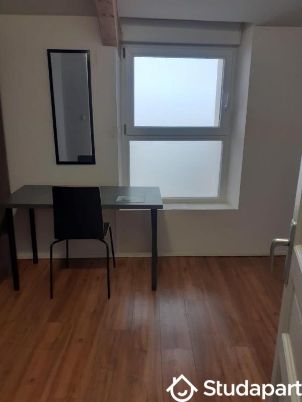 Chambre - 9 m² - 1 pièce