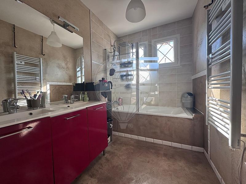 Maison - 114 m² - 6 pièces