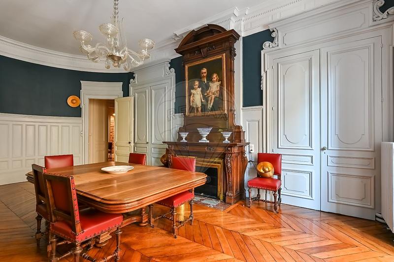 Appartement - 288 m² - 8 pièces