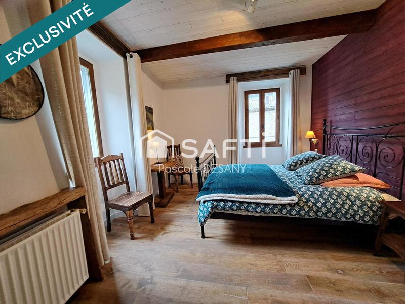 Maison - 265 m² - 8 pièces