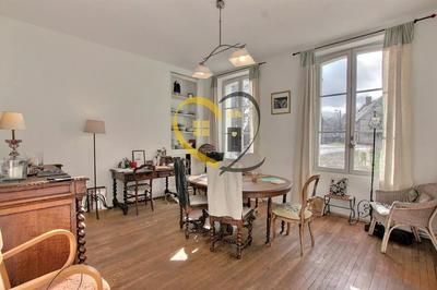 Maison bourgeoise - 222 m² - 8 pièces