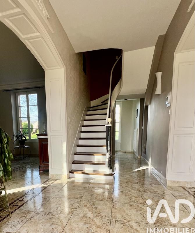 Maison - 263 m² - 9 pièces