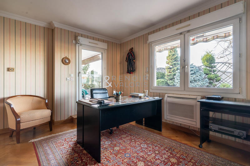 Appartement - 240 m² - 7 pièces